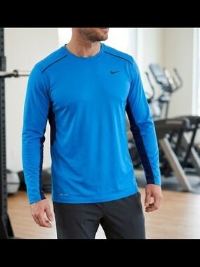 Nike Men’s Blue Long-Sleeve Dri-FIT Training Shirt Size XL